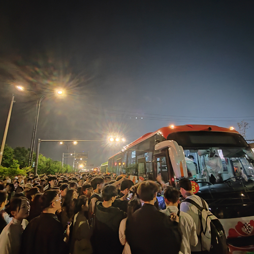 洛陽(yáng)公交:圓滿完成“天外來(lái)物”演唱會(huì)運(yùn)輸保障任務(wù)04